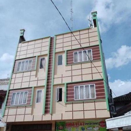 Guest House Taman Sari Syariah Pekanbaru Bagian luar foto