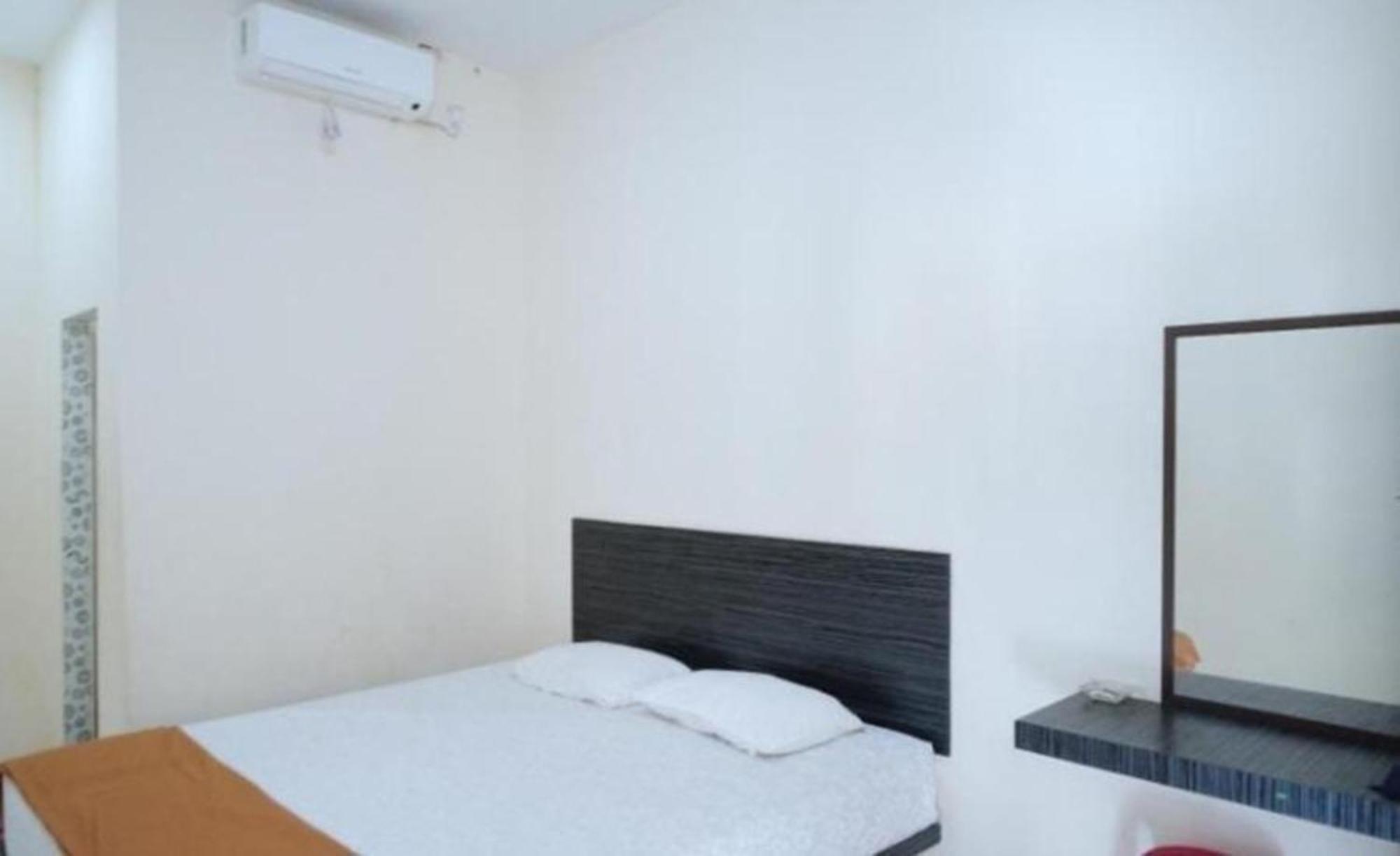 Guest House Taman Sari Syariah Pekanbaru Bagian luar foto